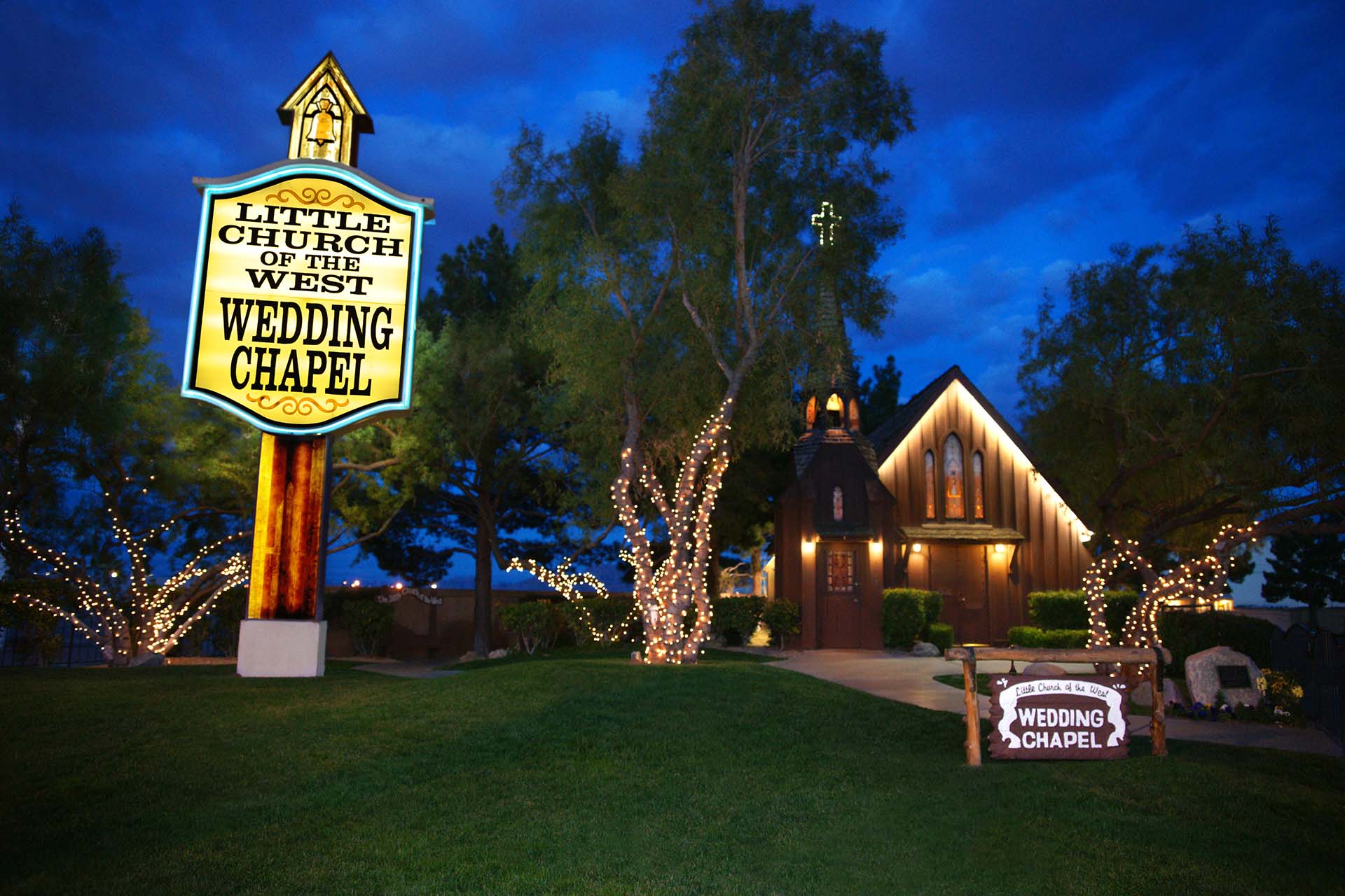 The Magic of Vegas Wedding Chapels: Where Love Meets Glitz and Glamour