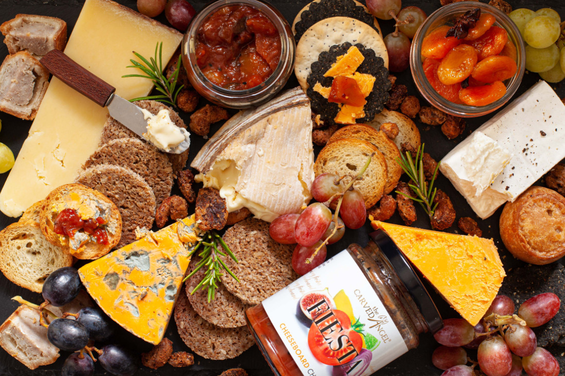 Crafting the Perfect Cheese Board: A Masterpiece of Flavor and Elegance