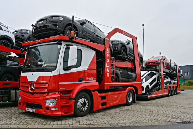 Journeying with Giants: Massive Car Transporter Vehicles