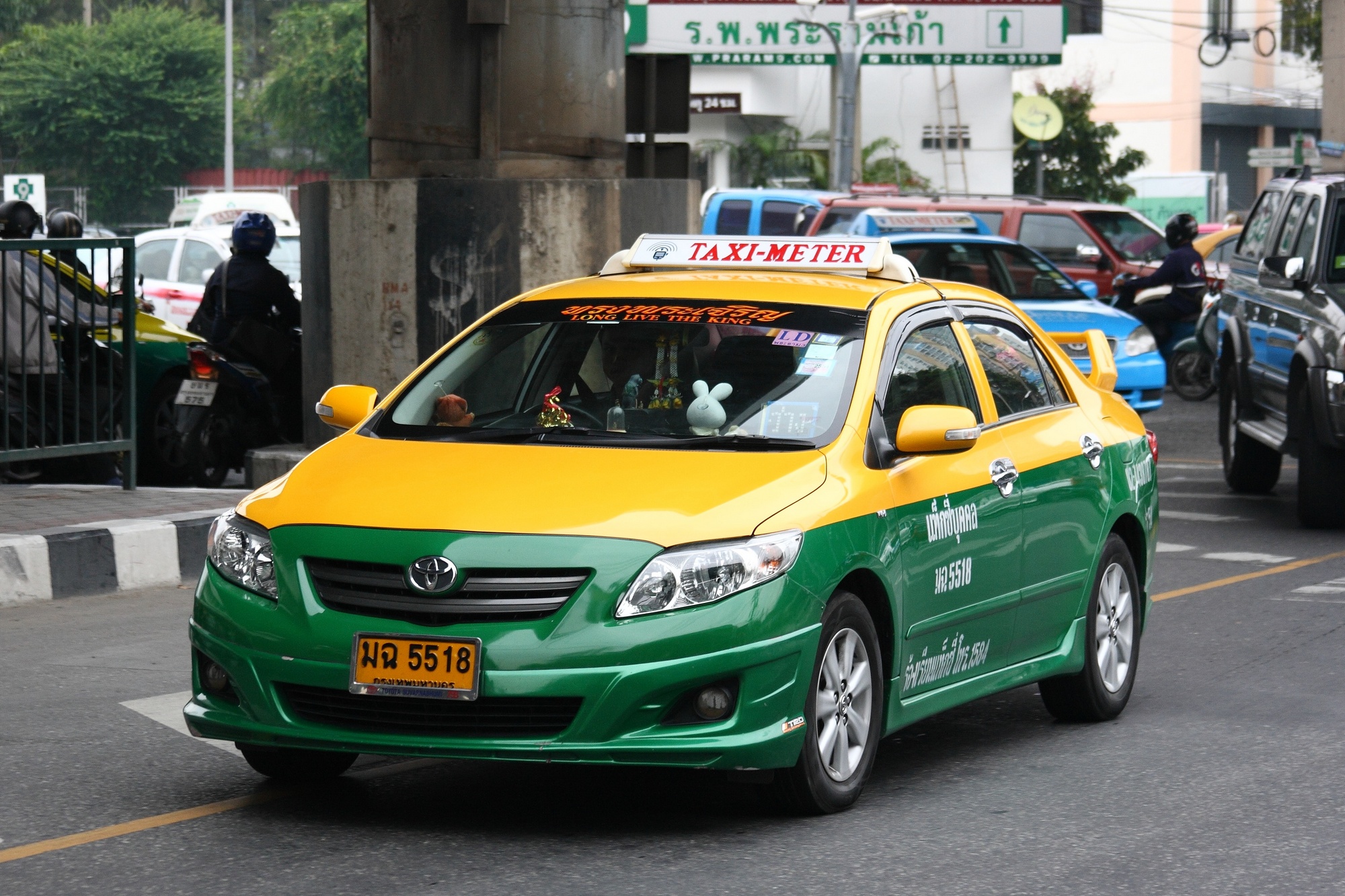 Efficient Taxi Services for Seamless Transportation